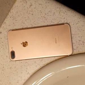 Iphone 8 or 7 not good with phones btw